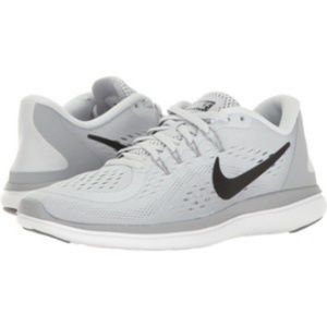 light grey nike running shoes